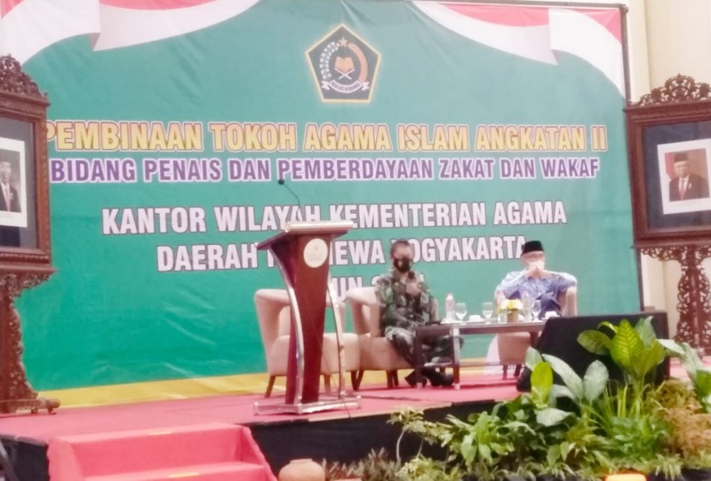 Pasi Binkomsos Korem 072 Mayor (Arm) Ronang Sasiarto menyampaikan materi upaya merajut persatuan dan kesatuan, Kamis 17 Juni 2021